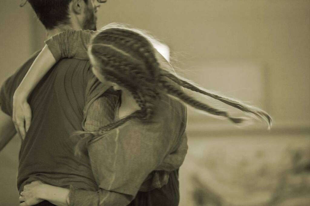 couple exercise during somatic therapy
