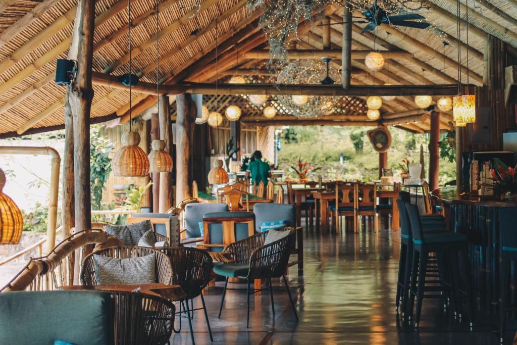 dining room for guests at la fortuna